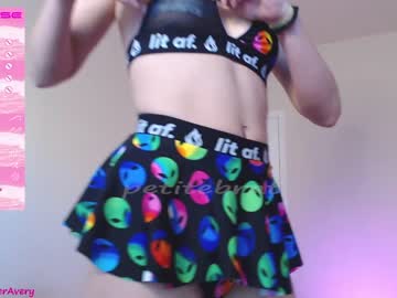 girl
        petitebrat cam image #859272
