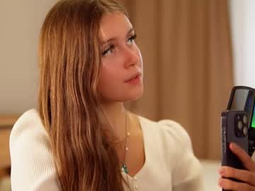 girl
        elvinagallamore cam image #5150545