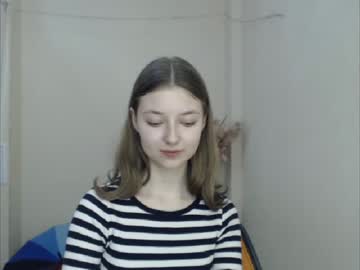 girl
        vivien_leight cam image #1018331