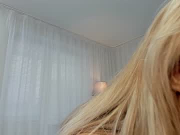 girl
        jane_aga cam image #2709379