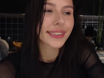 girl
        yononeey cam image #4644914