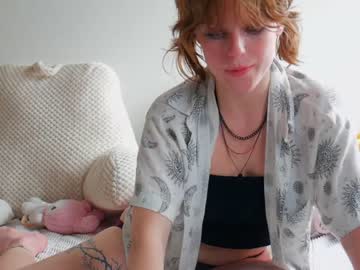 girl
        sisypheanlove cam image #1238892