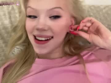 girl
        sonyaplush cam image #3781590