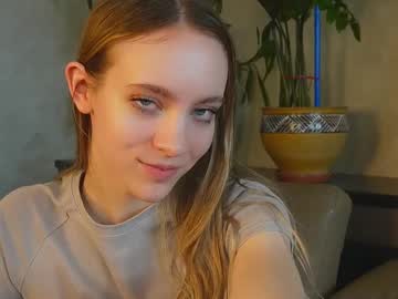 girl
        sunnivaharder cam image #6511619