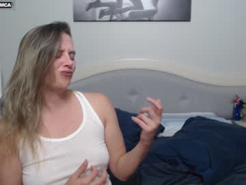 girl
        bluexstacey cam image #3923310