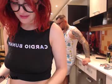 couple
        aly_alyce cam image #208685
