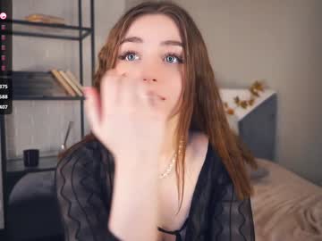 girl
        rowenahallman cam image #5092325