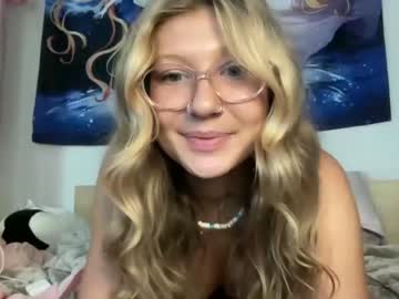 girl
        princesszelda22 cam image #4205402