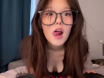girl
        shy_lee33 cam image #6692550
