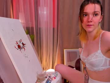 girl
        raypeach cam image #569917