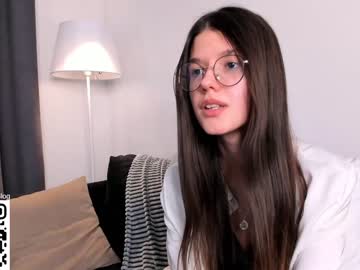 girl
        hellogentlemana cam image #3498804