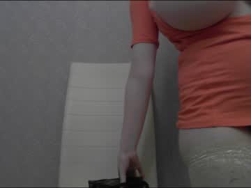 girl
        playful_goldie cam image #2009347