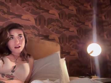 girl
        lucyholly cam image #5176575