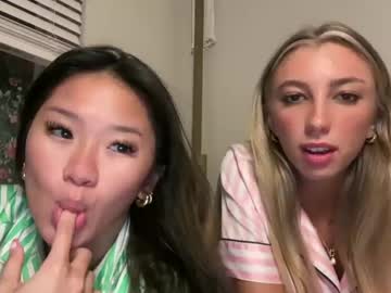 girl
        leftsharkcait cam image #6198147