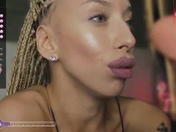 girl
        royalsquirt_ cam image #2378441