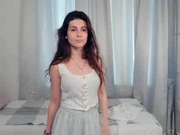 girl
        love_storiesa cam image #2528914