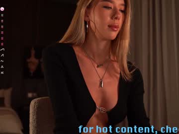 girl
        heyhorny_cb cam image #5390823