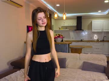 girl
        annisdwight cam image #5300784