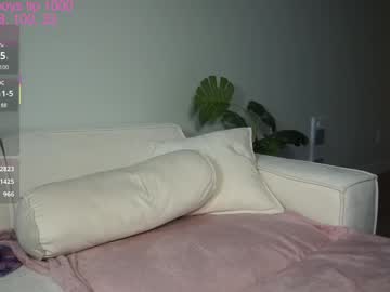 girl
        remibliss cam image #6634396