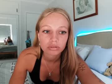girl
        lexifever cam image #4895980