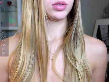 girl
        cute_fox_girl cam image #5058189