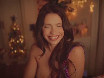 girl
        rougeoud cam image #3179529
