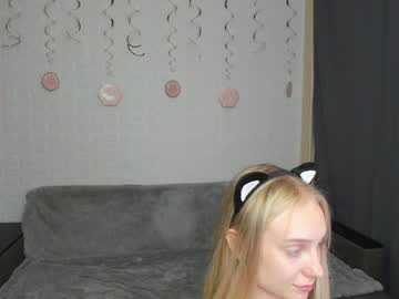 girl
        sandra_buika cam image #1949670