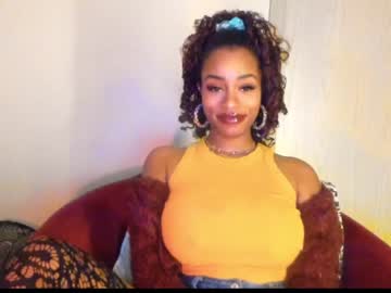 girl
        napudi1 cam image #474008