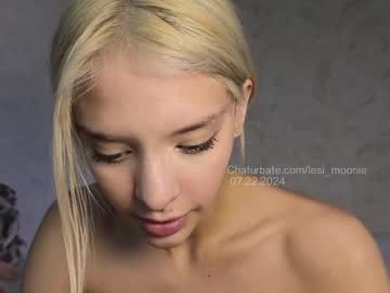girl
        lesi_moonie cam image #4651623