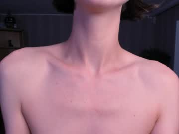 girl
        lauratanguy cam image #4887966