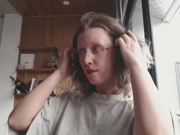 girl
        your_coraline_ cam image #4403697