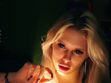 girl
        audreycarvin cam image #5955938
