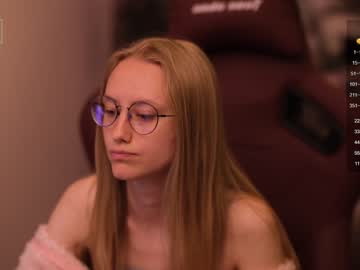 girl
        angeellina cam image #4149647