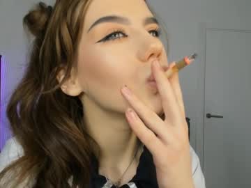 girl
        jenie_fire cam image #4729257