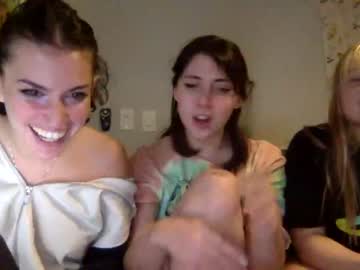 girl
        wallabyxxx cam image #423051