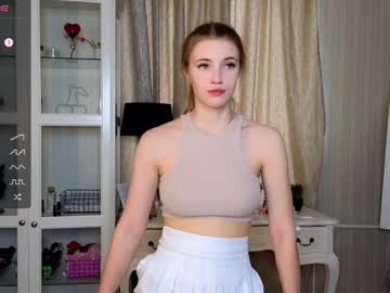 girl
        cute_fox_girl cam image #6643893