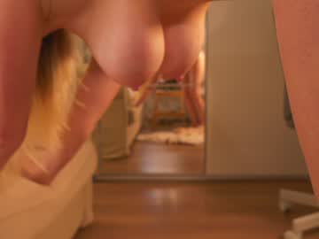 girl
        saltedhoney cam image #6790986