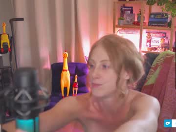 girl
        ginger_little cam image #1570154