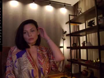 girl
        karrin cam image #1516847