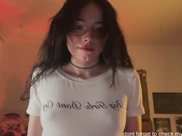 girl
        okily_dokily cam image #6032079