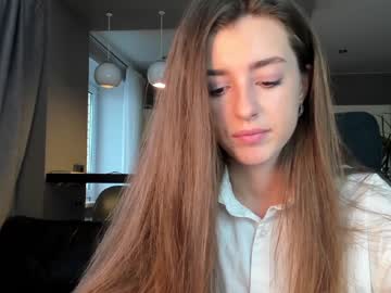 girl
        coy_amina_ cam image #281103