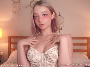 girl
        bunnybonn1e cam image #812211