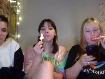 girl
        wallabyxxx cam image #424551