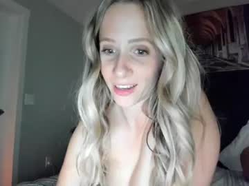girl
        luxlovely111 cam image #2340771