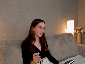 girl
        elizabeth_ellison cam image #1208778