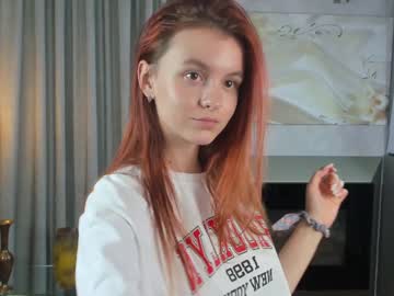 girl
        not_anny cam image #4750716