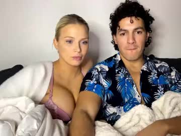 couple
        chulo33333 cam image #3144294