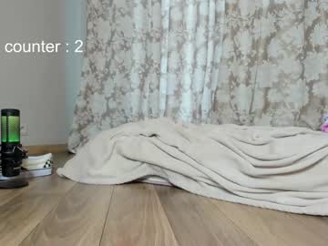 girl
        honey_sunshine cam image #920720
