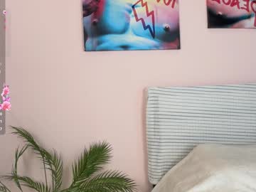 girl
        jolly_bellle cam image #5320678