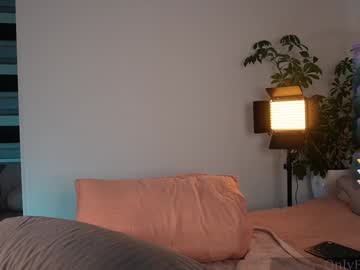 girl
        valerie07 cam image #5513740